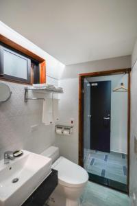 Phòng Tiêu Chuẩn Giường Đôi (Standard Double Room)