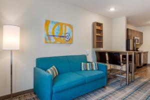 Queen Suite with Sofa Bed - Non-Smoking room in MainStay Suites Newnan Atlanta South