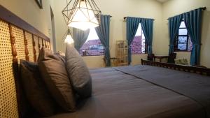 Phòng Giường Đôi Có Giường Phụ (Double Room with Extra Bed)