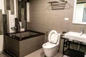 Phòng Deluxe Giường Đôi có Bồn tắm (Deluxe Double Room with Bathtub)