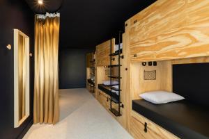  Private Bedroom for 6 people room in JO&JOE Paris - Nation