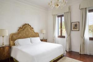 Double or Twin Room with Lagoon View room in Hotel Cipriani A Belmond Hotel Venice