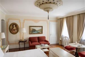 Junior Suite with Balcony and Lagoon View room in Belmond Hotel Cipriani