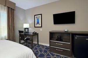 Standard Double or Twin Room room in Holiday Inn Express and Suites Houston North - IAH Area, an IHG Hotel