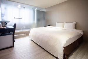 Phòng Đôi Cao Cấp (Superior Double Room)