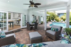 Palm Beach Oasis - 3bd3ba - Private Pool & Parking - image 1