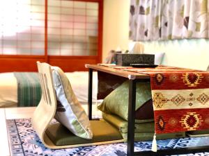 Phòng Giường Đôi/2 Giường Đơn Với Giường Phụ (Double or Twin Room with Extra Bed)