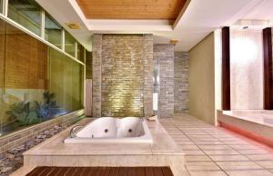 Phòng Loại Sang Giường Đôi (Deluxe Double Room)