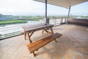 Phòng 4 Người Có Ban Công (Quadruple Room with Balcony)