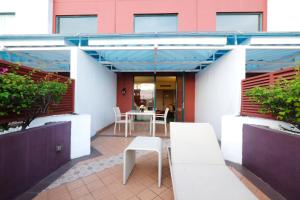 Phòng với Sân hiên (Terrace Room)