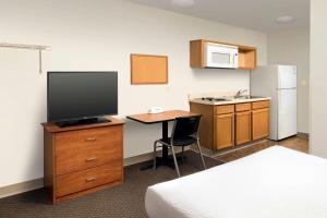 Standard Double Room - Smoking room in WoodSpring Suites Spartanburg Duncan