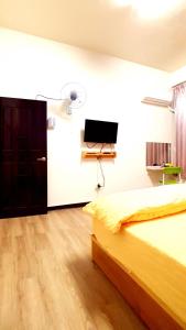 Phòng Tiêu Chuẩn Giường Đôi Với Phòng Tắm Chung (Standard Double Room with Shared Bathroom)