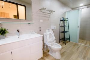 Phòng 4 Người Có Ban Công (Quadruple Room with Balcony)