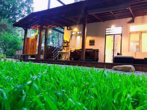 Nhà 2 Phòng Ngủ (Two-Bedroom House)