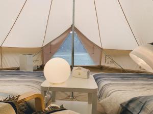 Lều (4 người lớn) (Tent (4 Adults))