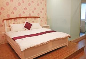 Phòng Tiêu Chuẩn Giường Đôi Lớn (Standard Queen Room)