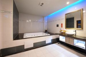 Phòng Đôi Cao Cấp (Superior Double Room)
