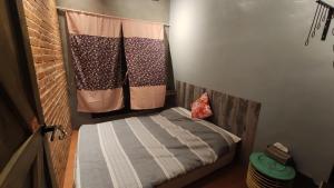 Phòng Tiêu Chuẩn Giường Đôi Với Phòng Tắm Chung (Standard Double Room with Shared Bathroom)