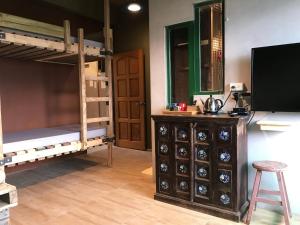 Phòng 4 Người Có Vòi Sen (Quadruple Room with Shower)