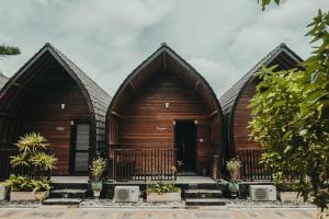 Suite Gỗ Phong Cách (Wooden Style Suite)