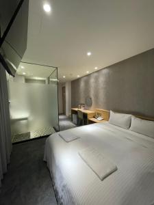 Phòng Giường Đôi Lớn (Large Double Room)