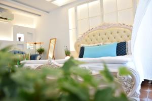 Phòng Giường Đôi Có Ban Công (Double Room with Balcony)