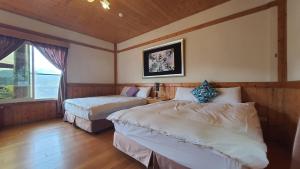 Phòng 4 người Nhìn ra cảnh Núi non (Quadruple Room with Mountain View)