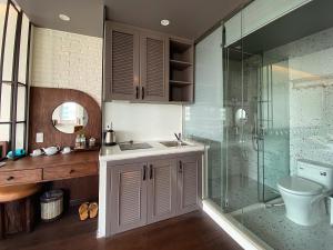 Suite Nhìn Ra Thành Phố (Suite with City View)