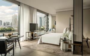 Studio River View Suite King bed room in Four Seasons Hotel Bangkok at Chao Phraya River