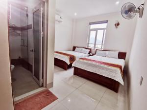Phòng 2 Giường Đơn Nhìn Ra Thành Phố (Twin Room with City View)