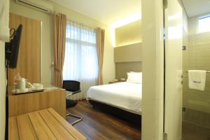 Phòng Giường Đôi Hạng Bình Dân (Budget Double Room)