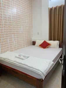 Phòng Deluxe Giường Đôi Có Vòi Sen (Deluxe Double Room with Shower)