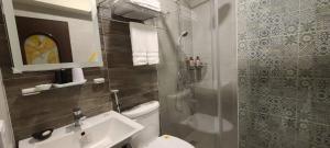 Phòng Tiêu Chuẩn Giường Đôi (Standard Double Room)