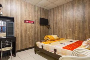 Standard Double Room (without window)