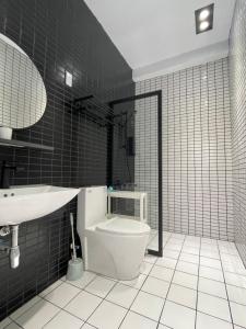 Phòng 4 Người Có Ban Công (Quadruple Room with Balcony)