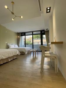 Phòng 4 Người Có Ban Công (Quadruple Room with Balcony)