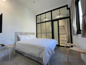 Phòng Giường Đôi Có Phòng Tắm Riêng (Double Room with Private Bathroom)