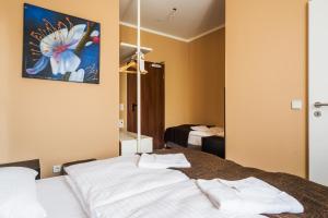 Triple Room room in Apple City Hotel