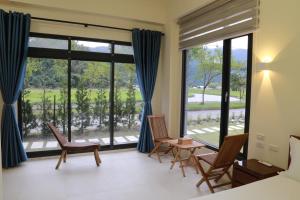 Phòng Giường Đôi Nhìn Ra Vườn (Double Room with Garden View)