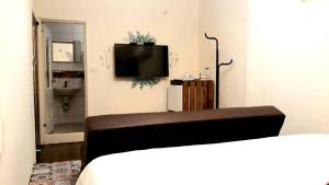 Phòng Giường Đôi Có Giường Phụ (Double Room with Extra Bed)