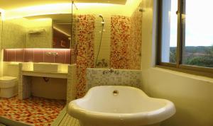 Phòng Thông nhau qua cửa nối (6 Người lớn) (Connecting Room (6 Adults))