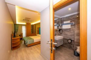 Deluxe Single Room room in Grand Palace Hotel