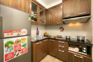 Suite Áp Mái 1 Phòng Ngủ Có Bồn Tắm, Bếp Nhỏ Và Hướng Thành Phố (One Bedroom Penthouse Suite with Bathtub, Kitchenette and City View)