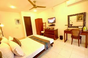 Phòng Deluxe Giường Đôi Có Ban Công (Deluxe Double Room with Balcony)