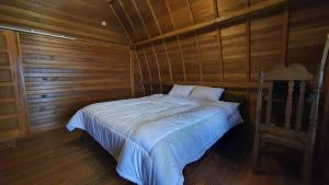 Phòng Deluxe Giường Đôi Có Ban Công (Deluxe Double Room with Balcony)