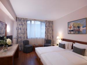 Standard Double Room room in Titania Hotel