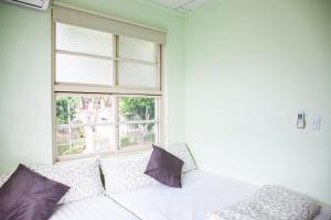 Phòng 4 Người Có Phòng Tắm Chung (Quadruple Room with Shared Bathroom)
