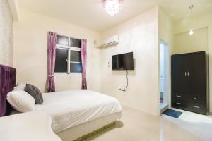 Phòng Giường Đôi Nhìn Ra Núi (Double Room with Mountain View)