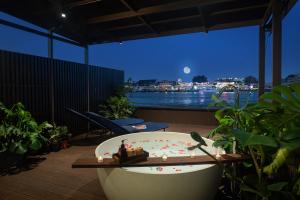 Biệt Thự Hướng Sông (Villa River View)