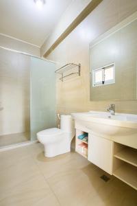 Phòng 4 Người Có Ban Công (Quadruple Room with Balcony)